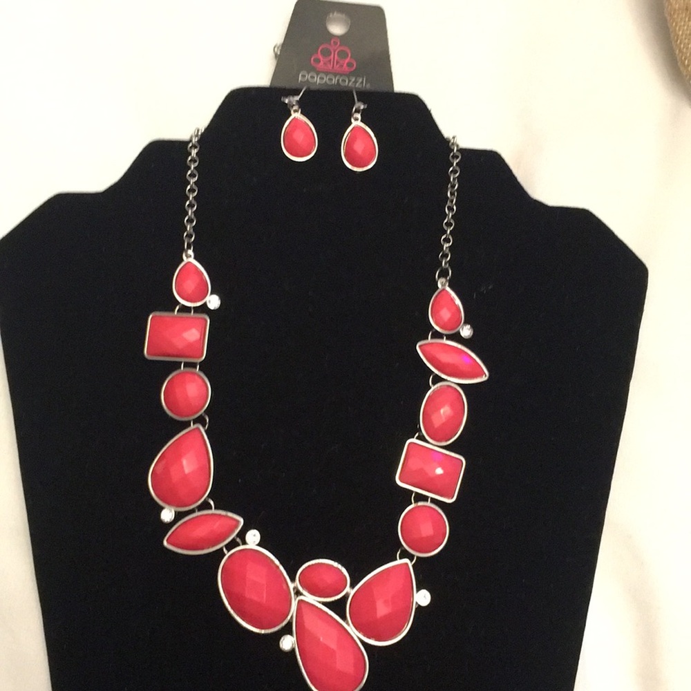 Paparazzi necklace and earring brand new set pink & silver